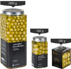 Carciofini piccolissimi conservati in olio extra vergine di oliva, mediterranean diet.